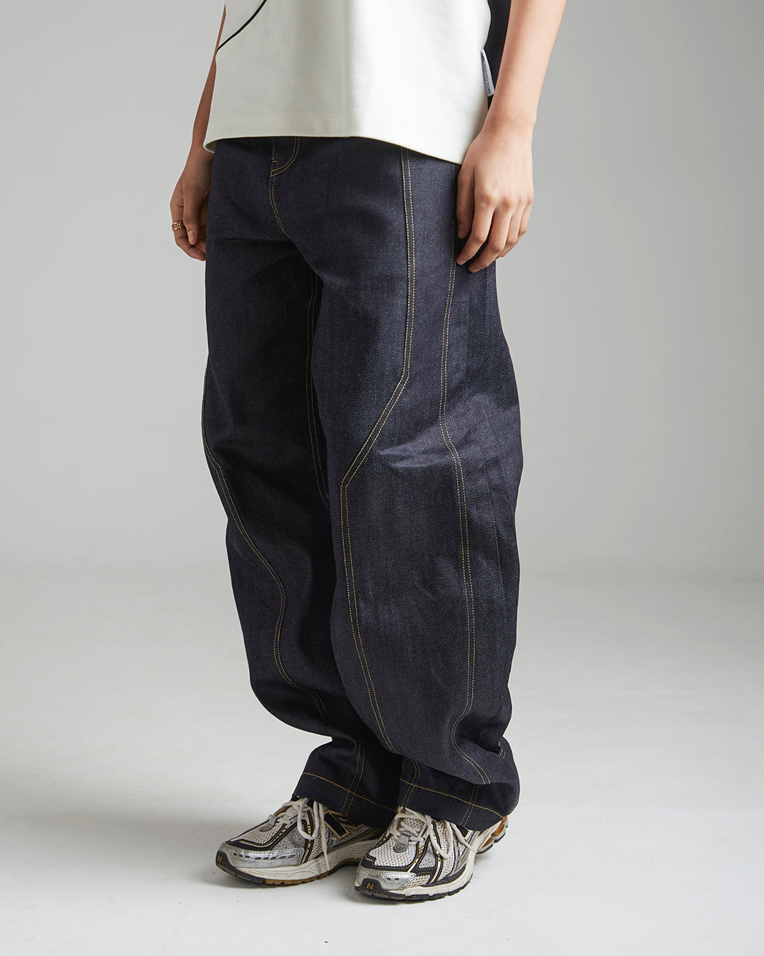 CONTRAST STITCH BAGGY JEANS - INDIGO BLUE