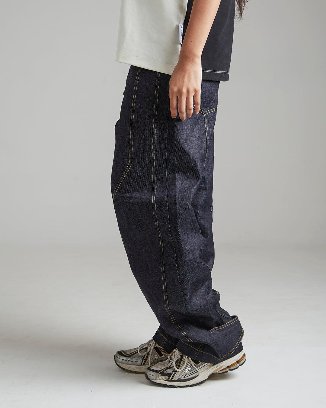 CONTRAST STITCH BAGGY JEANS - INDIGO BLUE