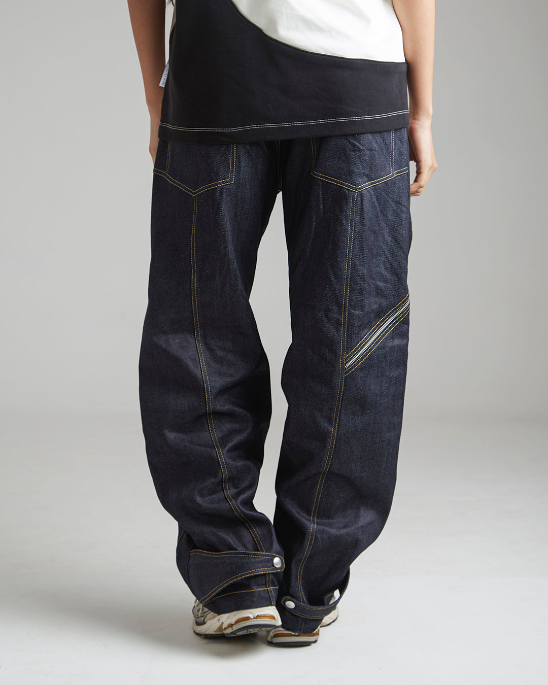 CONTRAST STITCH BAGGY JEANS - INDIGO BLUE