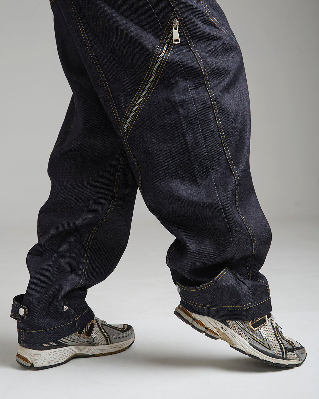 CONTRAST STITCH BAGGY JEANS - INDIGO BLUE